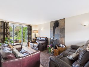 Lounge- click for photo gallery